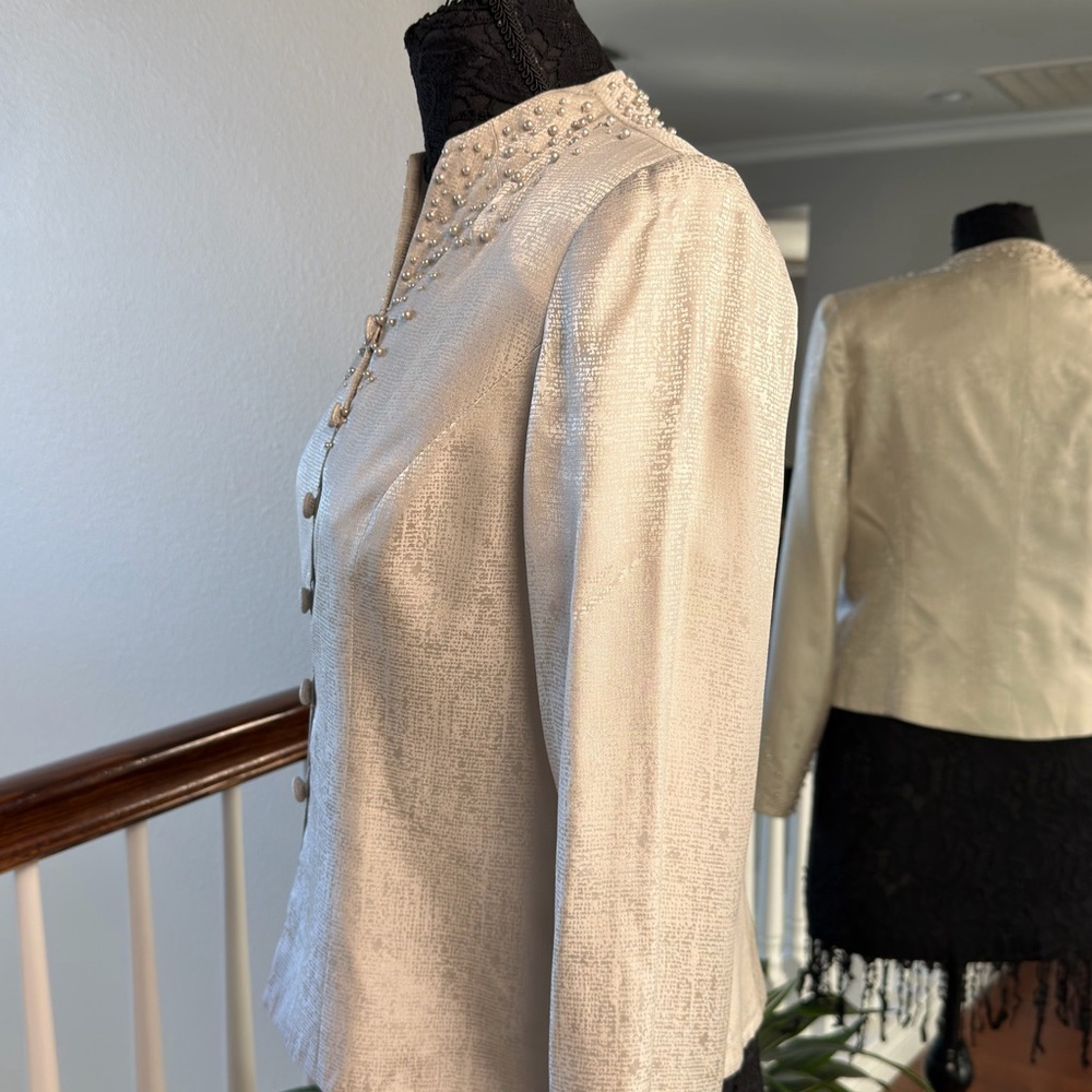 Elegant Silver Women's Blouse with Button Detailing - Picture 10 of 12